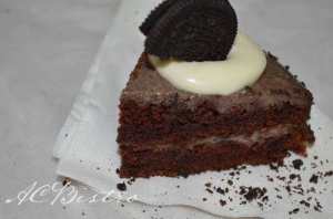 chocolate cake with oreo frosting